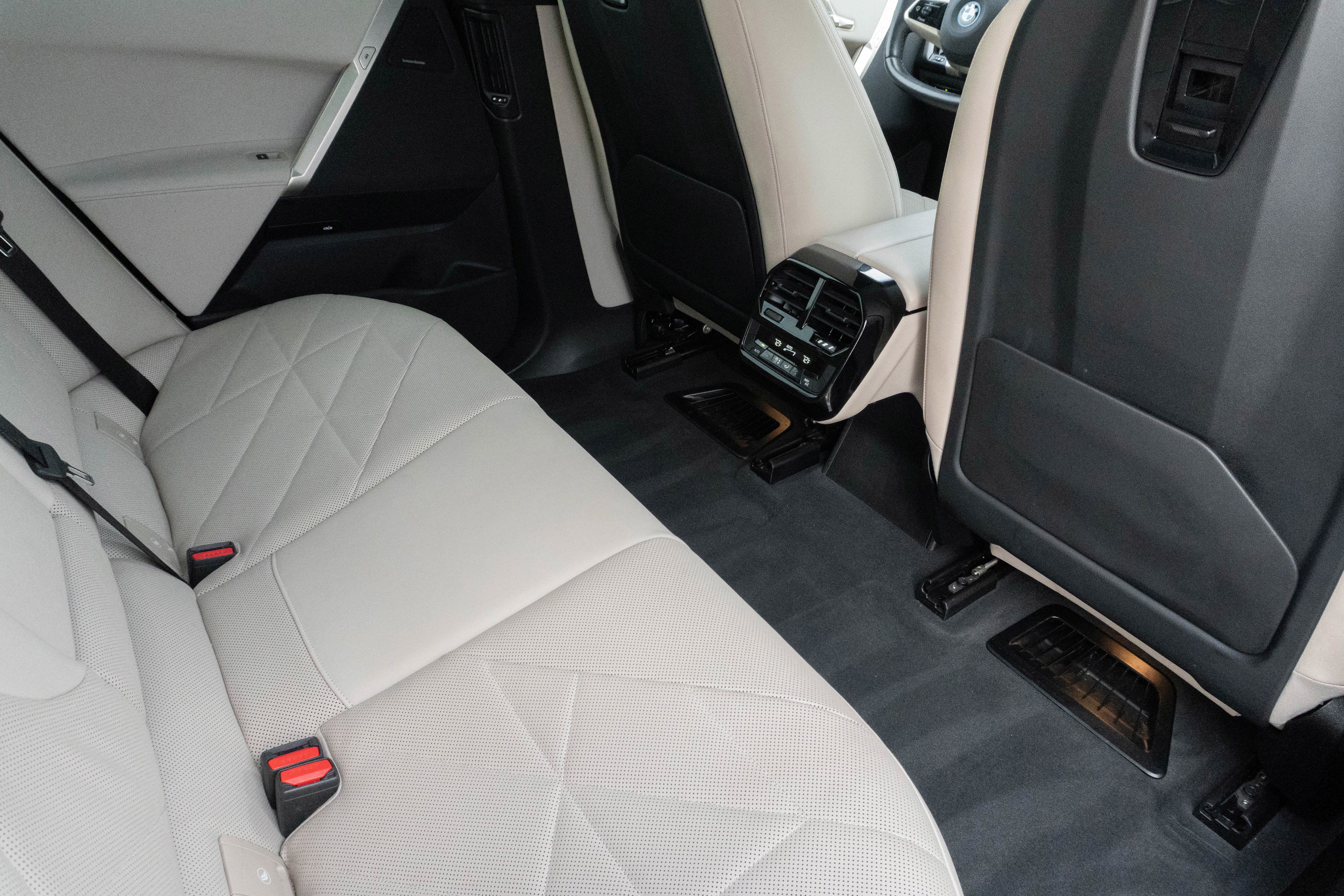 Certified 2024 BMW iX xDrive50 w/ Sport Package image 34