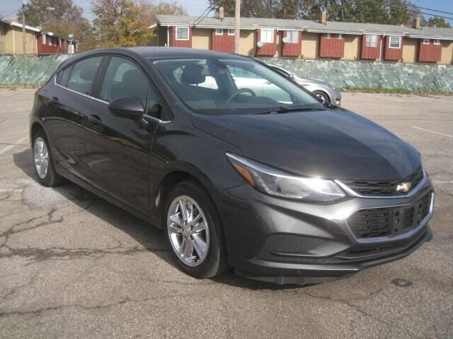 Used 2017 Chevrolet Cruze LT image 3