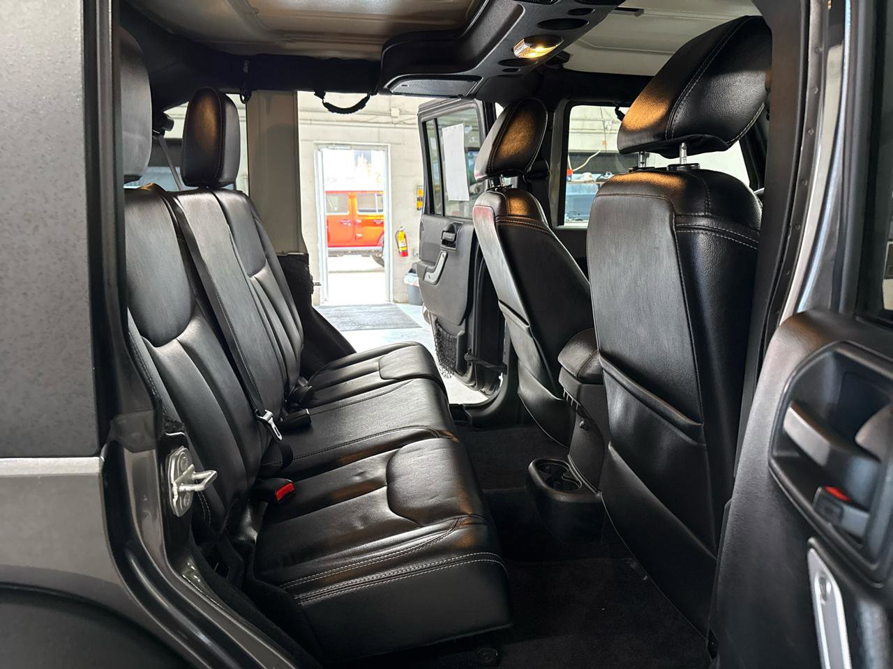 Used 2017 Jeep Wrangler Unlimited Rubicon image 94