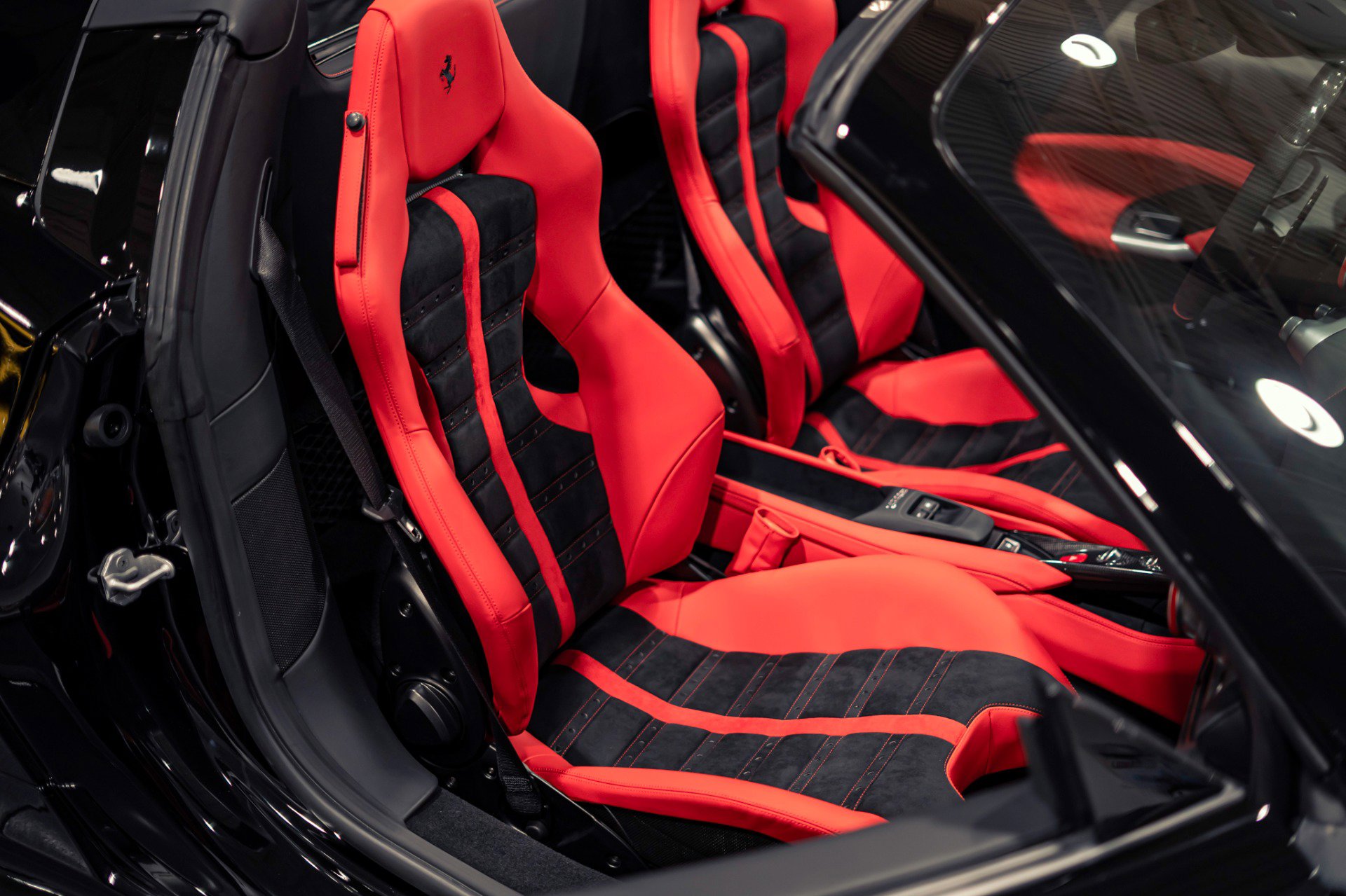 Used 2023 Ferrari F8 Tributo RWD image 36