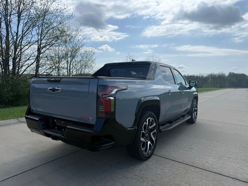 Used 2025 Chevrolet Silverado EV RST image 3