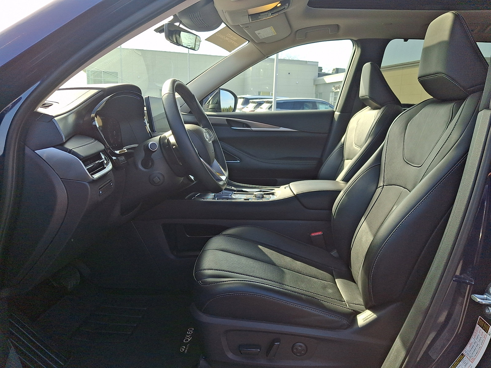 Certified 2025 INFINITI QX60 Luxe image 13