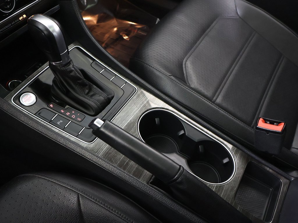 Used 2018 Volkswagen Passat 2.0T SE image 53