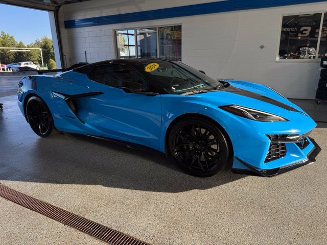 Used 2024 Chevrolet Corvette Z06 w/ Battery Protection Package RWD image 10
