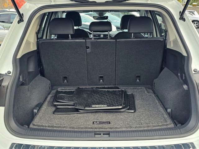 Used 2022 Volkswagen Tiguan SE image 11