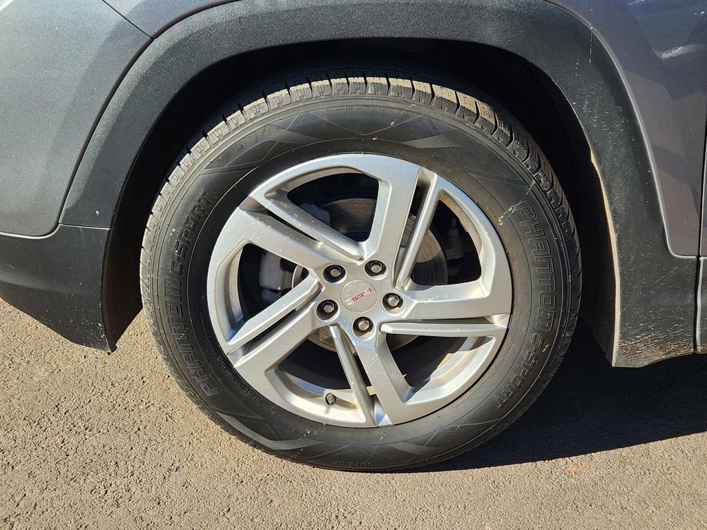 Used 2020 GMC Terrain SLE w/ Driver Convenience Package image 10