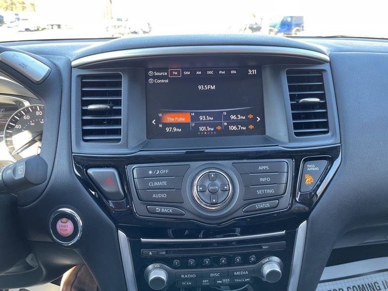 Used 2019 Nissan Pathfinder S image 18