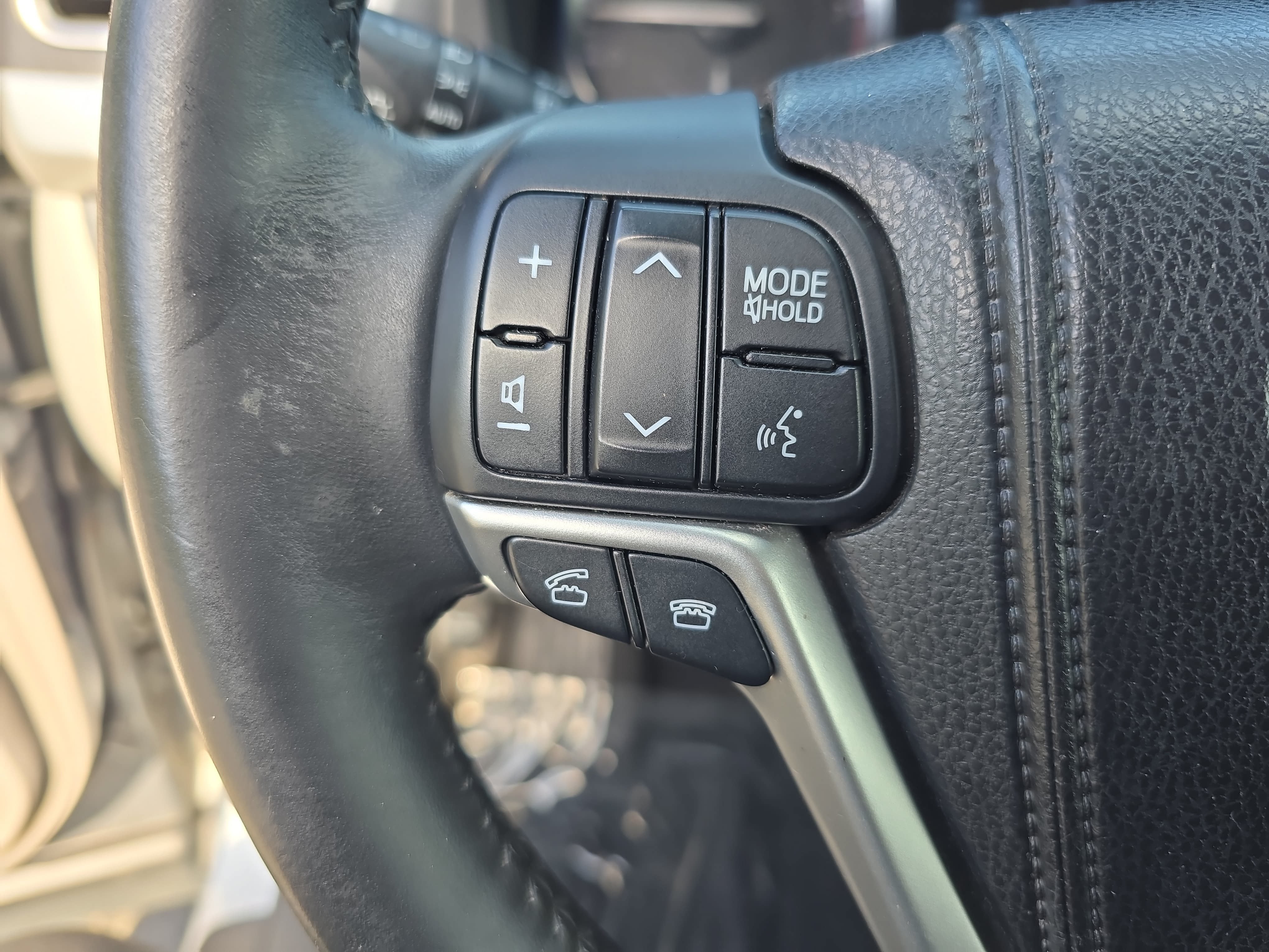 Used 2015 Toyota Highlander Plus FWD image 18