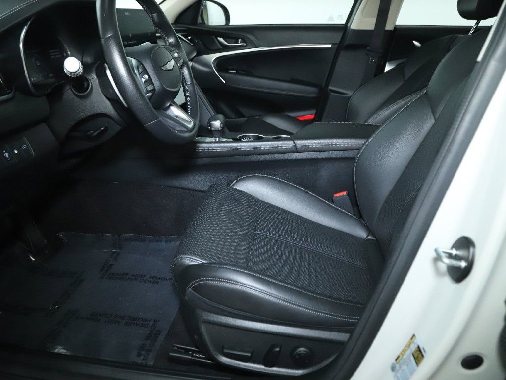 Used 2025 Genesis G70 2.5T image 18