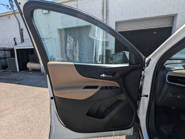 Used 2022 Chevrolet Equinox Premier w/ LPO, Floor Liner Package FWD image 12