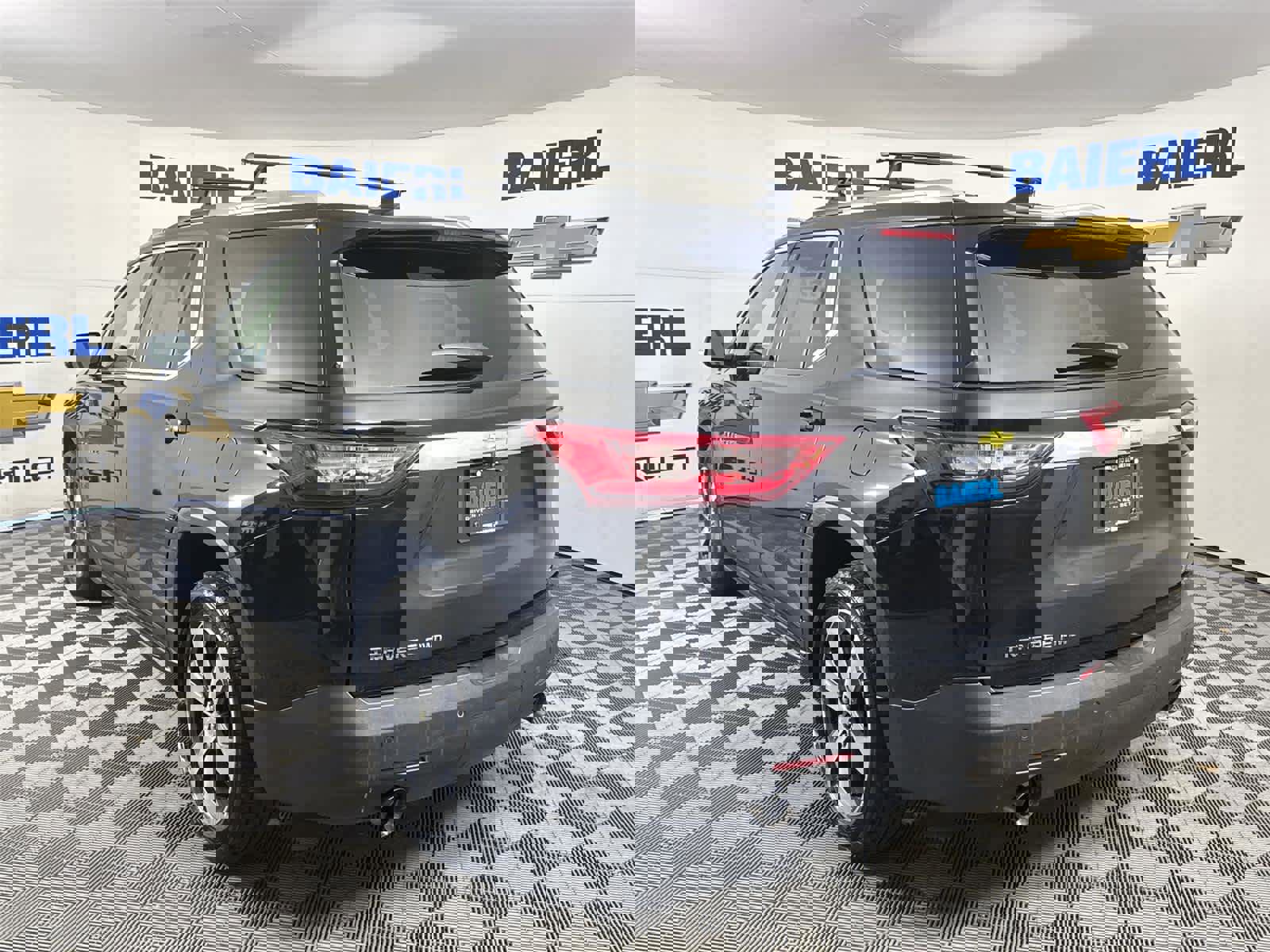 Used 2018 Chevrolet Traverse LT w/ LPO, 'HIT The Road' Package image 3