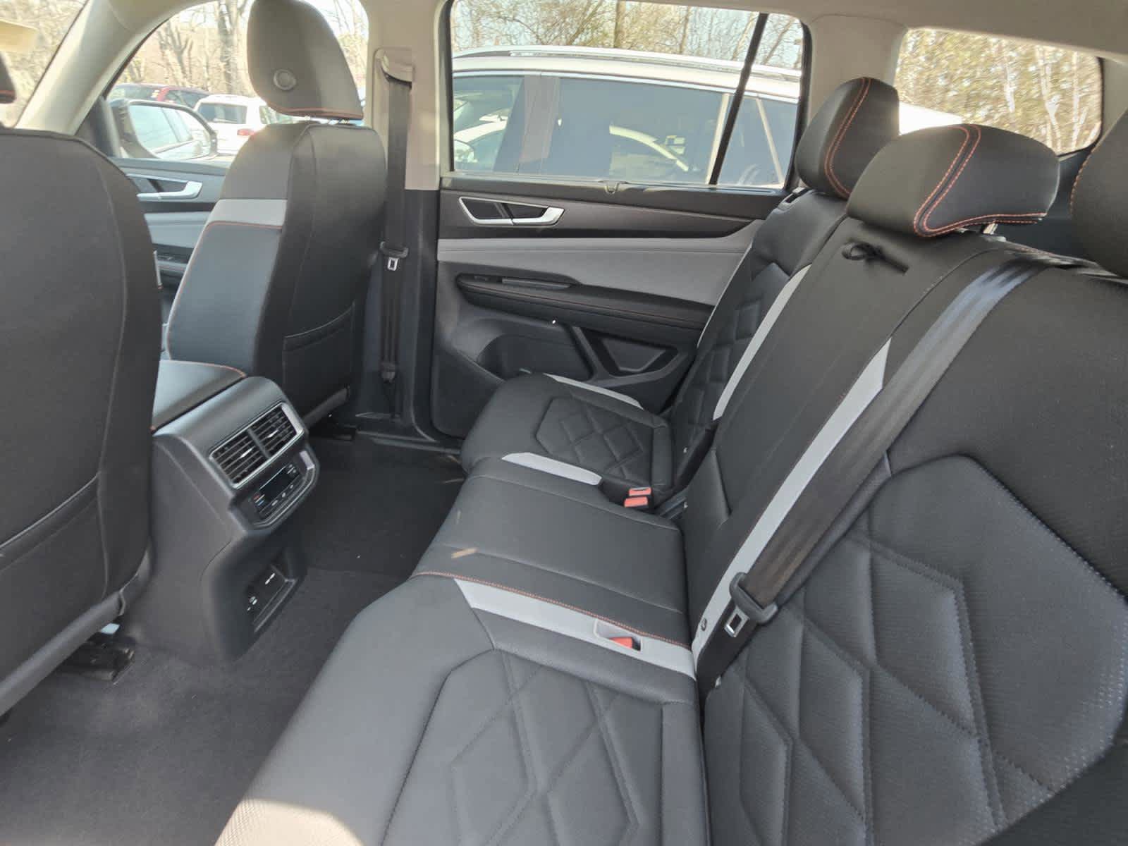 New 2026 Volkswagen Atlas Peak Edition AWD/4WD image 13