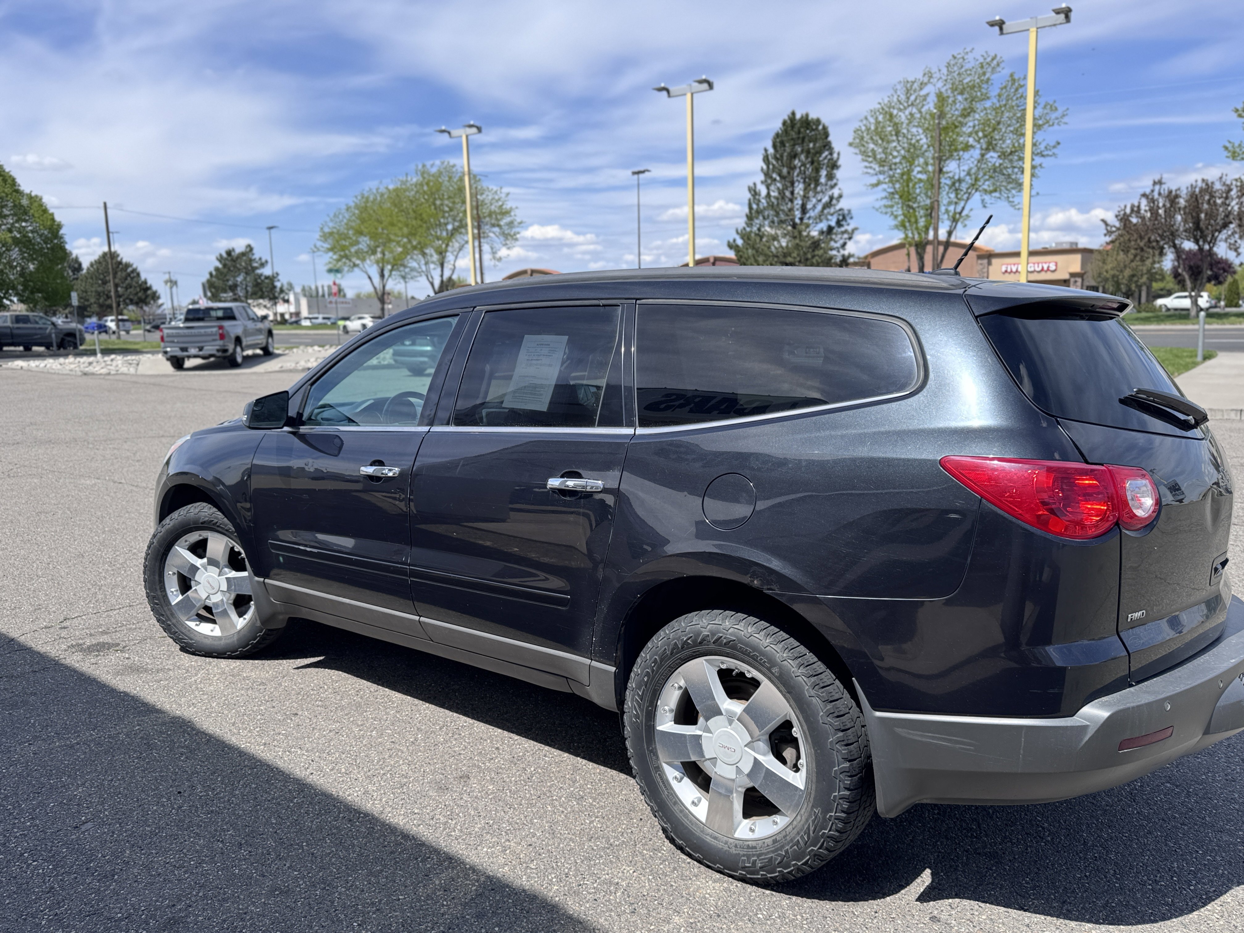 Used 2011 Chevrolet Traverse LT w/ Personal Connectivity Package AWD/4WD image 6