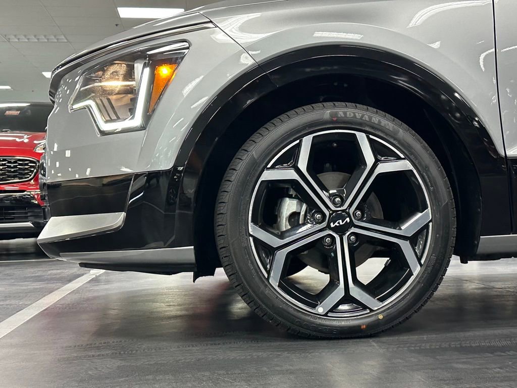 Used 2023 Kia Niro EX Touring image 12