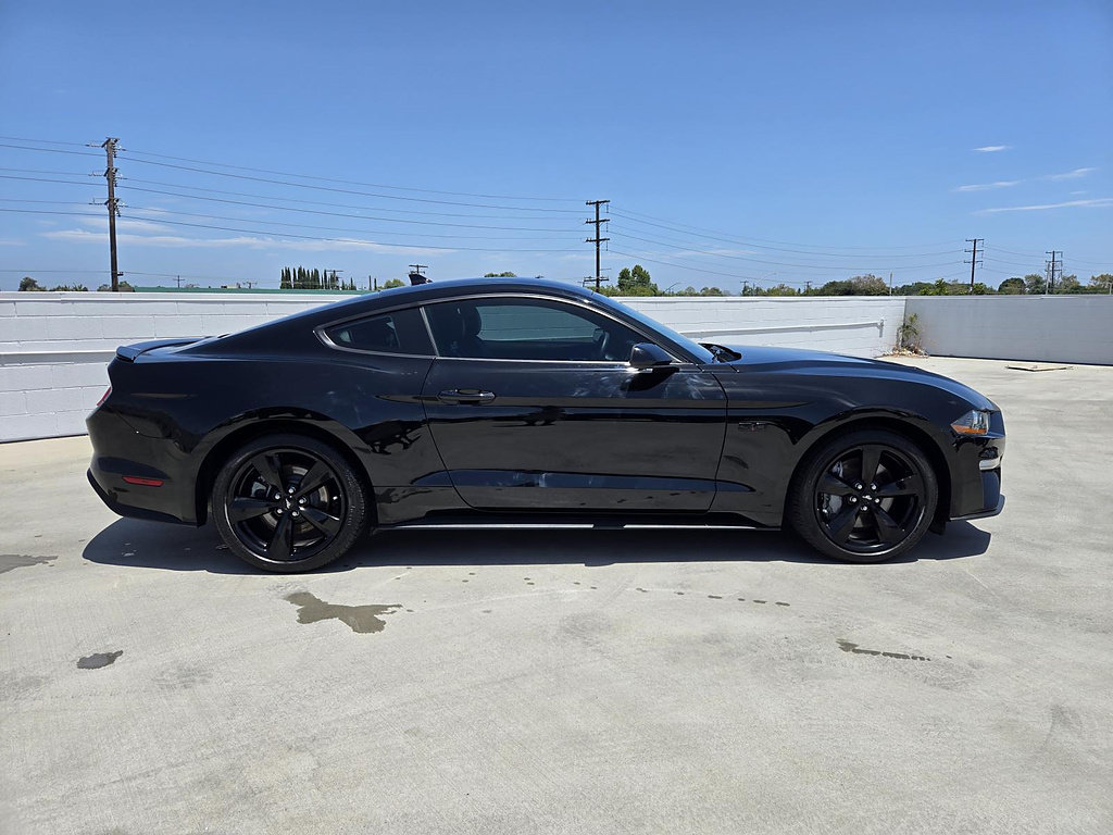 Used 2022 Ford Mustang GT Premium w/ Black Accent Package RWD image 2