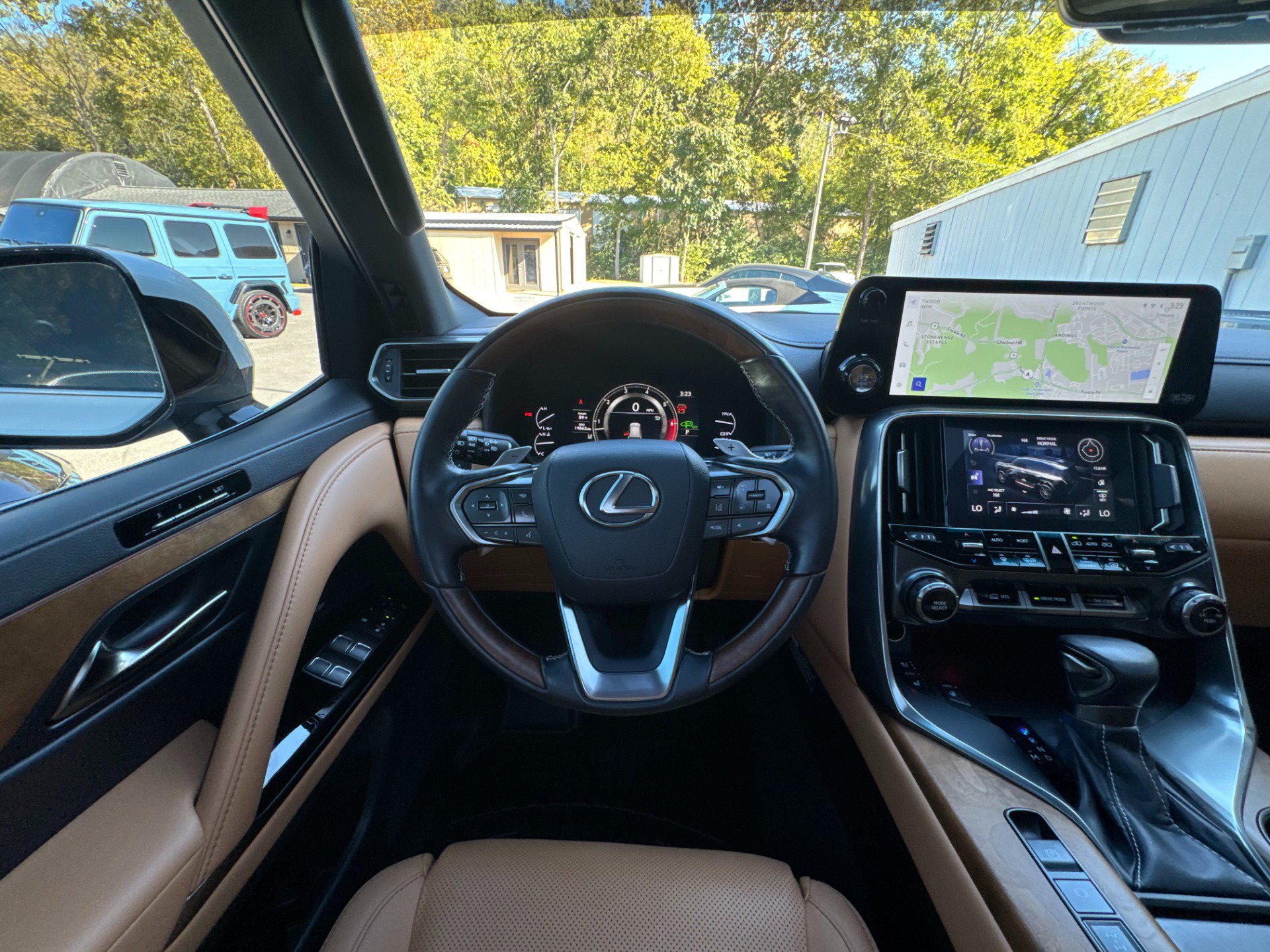 Used 2024 Lexus LX 600 4WD w/ Luxury Package image 59