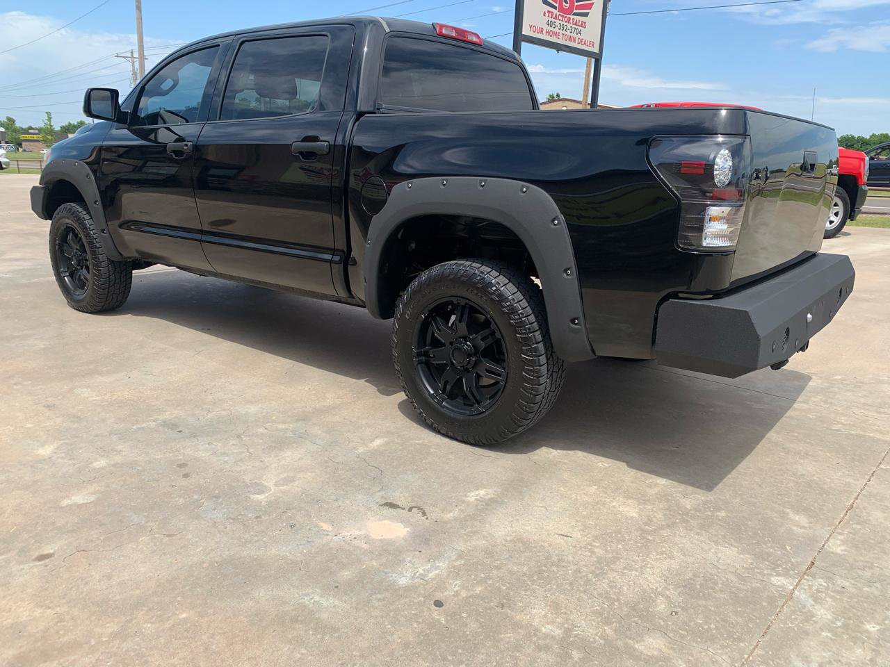 Used 2011 Toyota Tundra Limited w/ Platinum Pkg AWD/4WD image 4