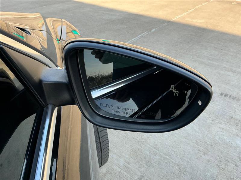 Used 2016 Volkswagen Passat 1.8T w/ Lighting Package image 15