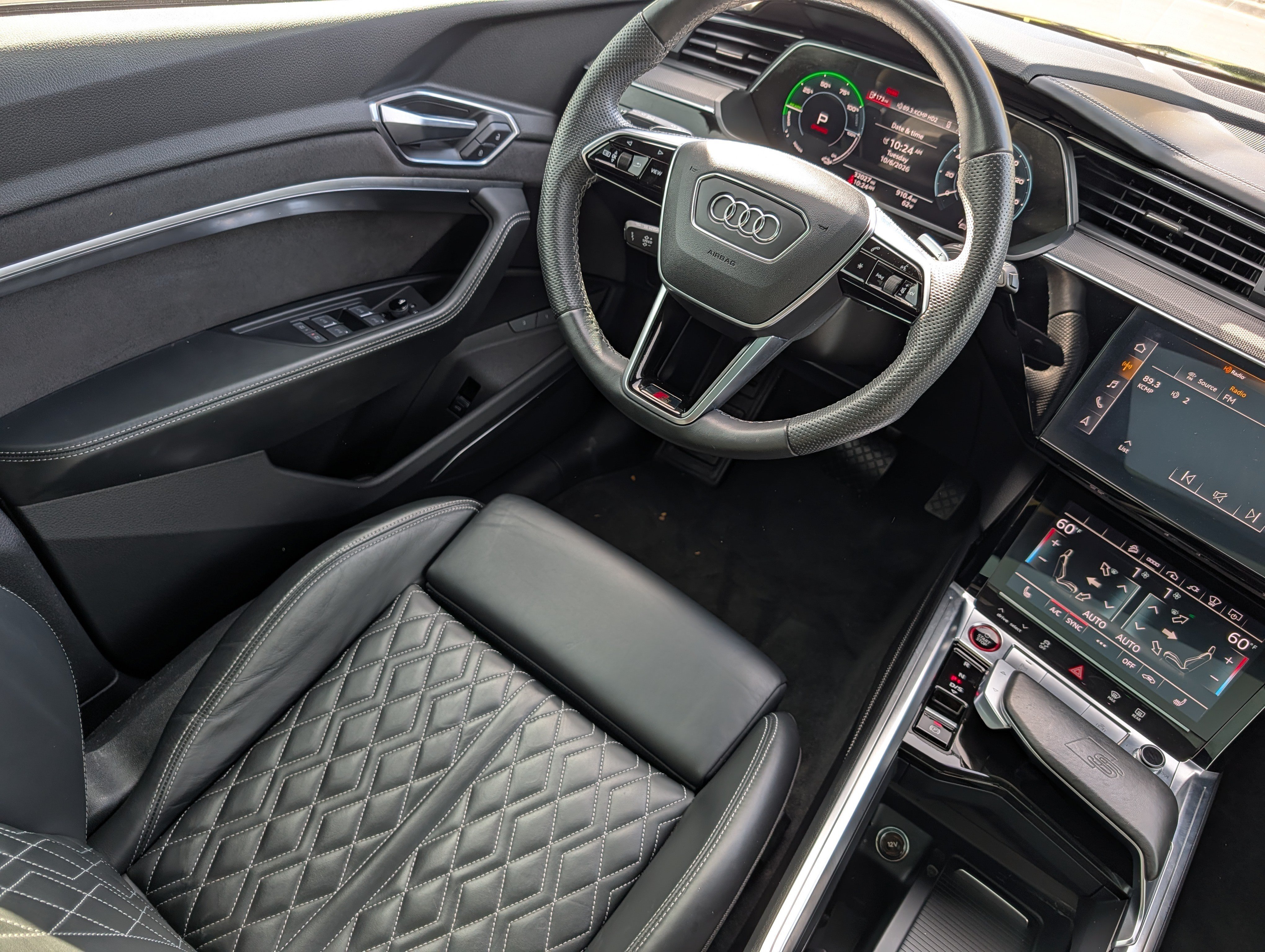 Used 2023 Audi e-tron S Prestige w/ Prestige Package AWD/4WD image 9