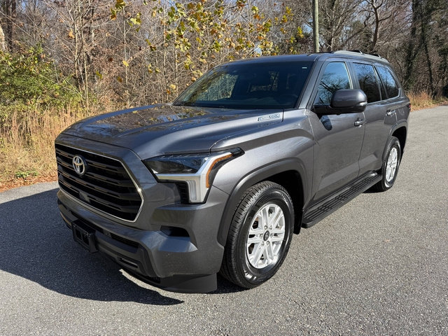 Used 2025 Toyota Sequoia SR5 image 2