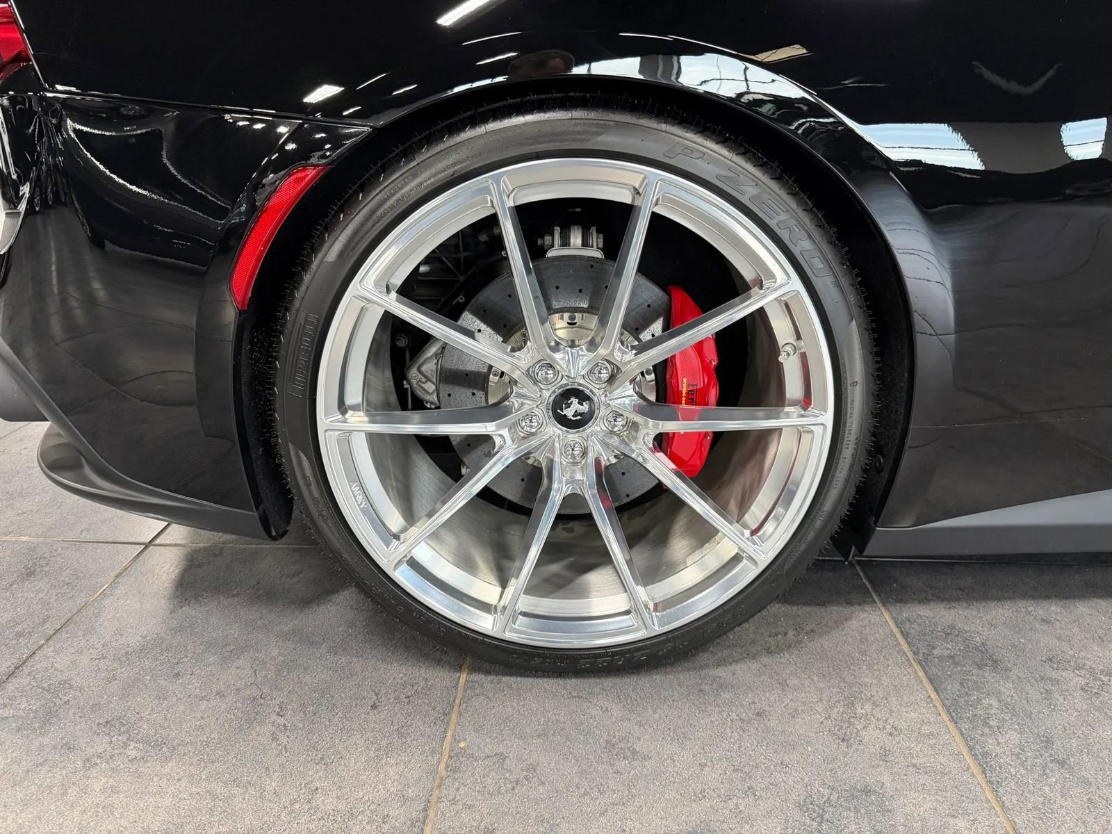 Used 2018 Ferrari GTC4Lusso AWD/4WD image 35