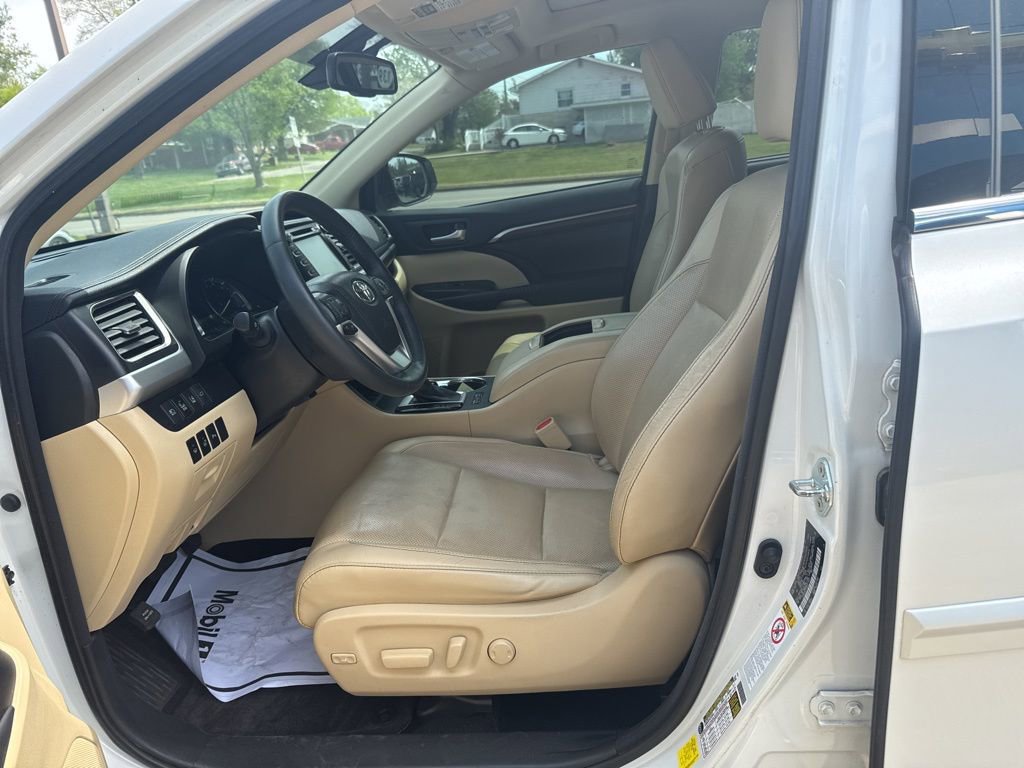 Used 2016 Toyota Highlander Limited Platinum w/ Protection Package #3 image 14