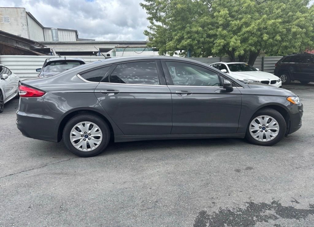 Used 2019 Ford Fusion S FWD image 4