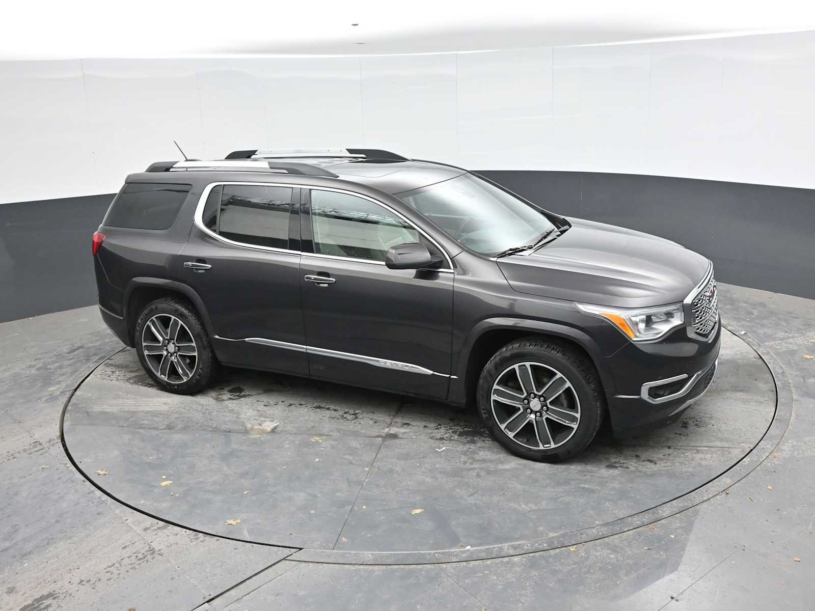 Used 2017 GMC Acadia Denali w/ Technology Package AWD/4WD image 19