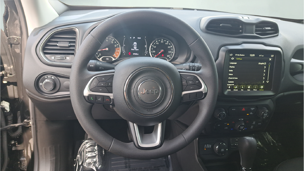 Used 2023 Jeep Renegade Latitude AWD/4WD image 18