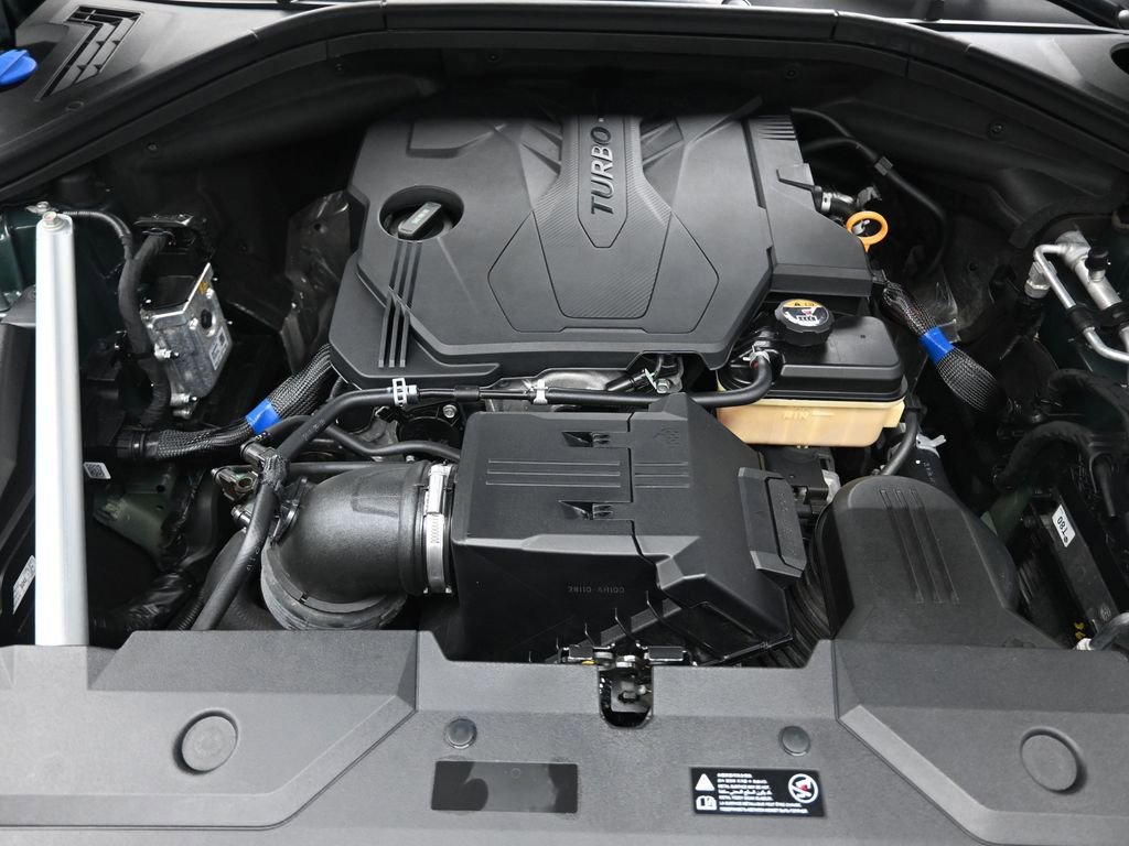 Used 2022 Genesis GV70 2.5T w/ Advanced Package image 32