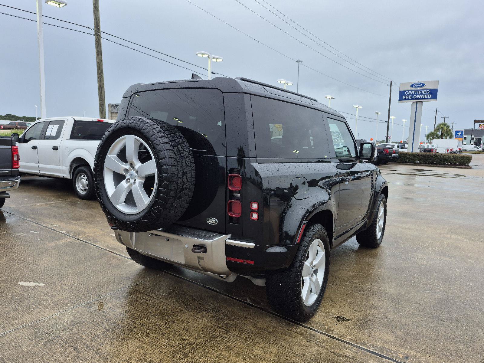 Used 2023 Land Rover Defender 90 S AWD/4WD image 13