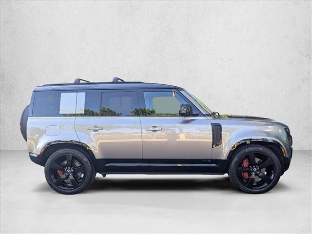 Used 2025 Land Rover Defender 110 X AWD/4WD image 4