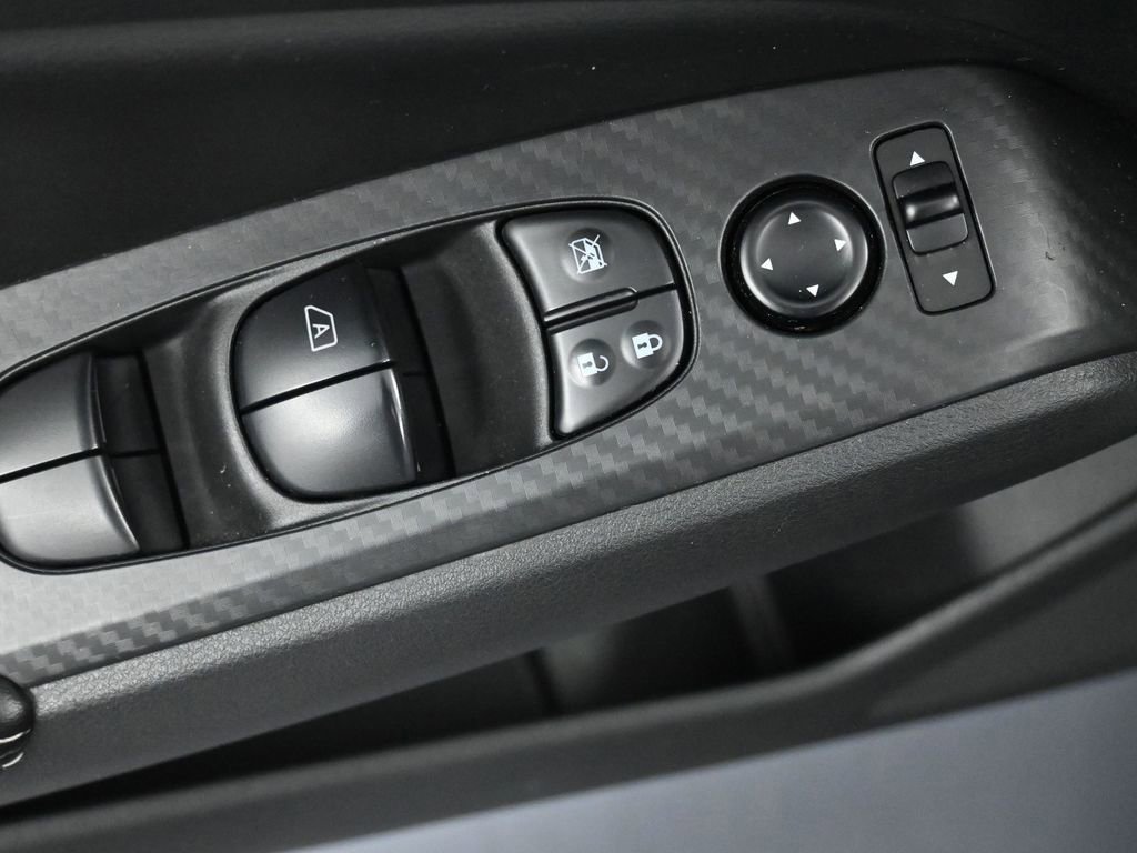 Used 2024 Nissan Altima 2.5 SV image 25