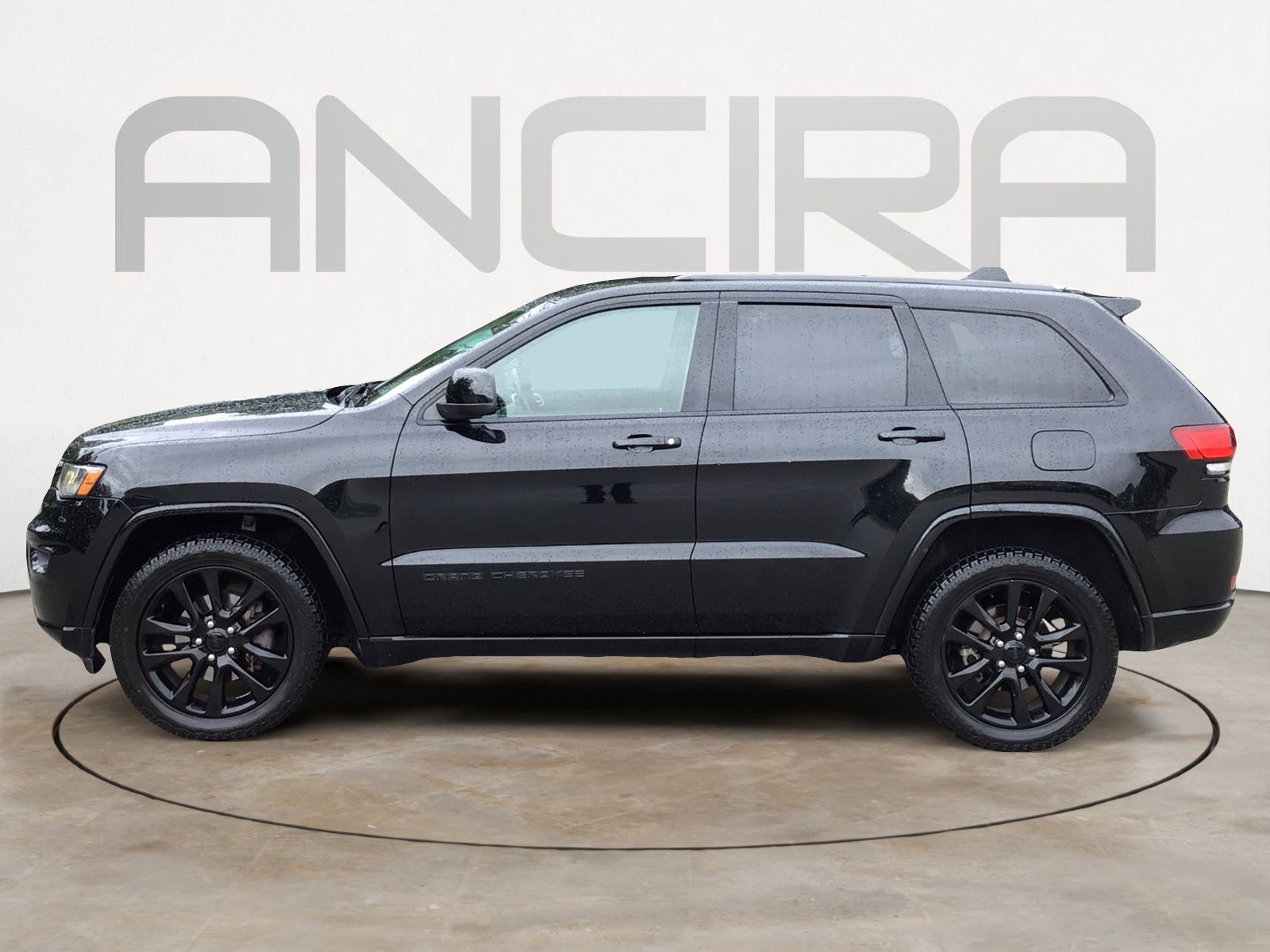 Used 2018 Jeep Grand Cherokee Altitude AWD/4WD image 7