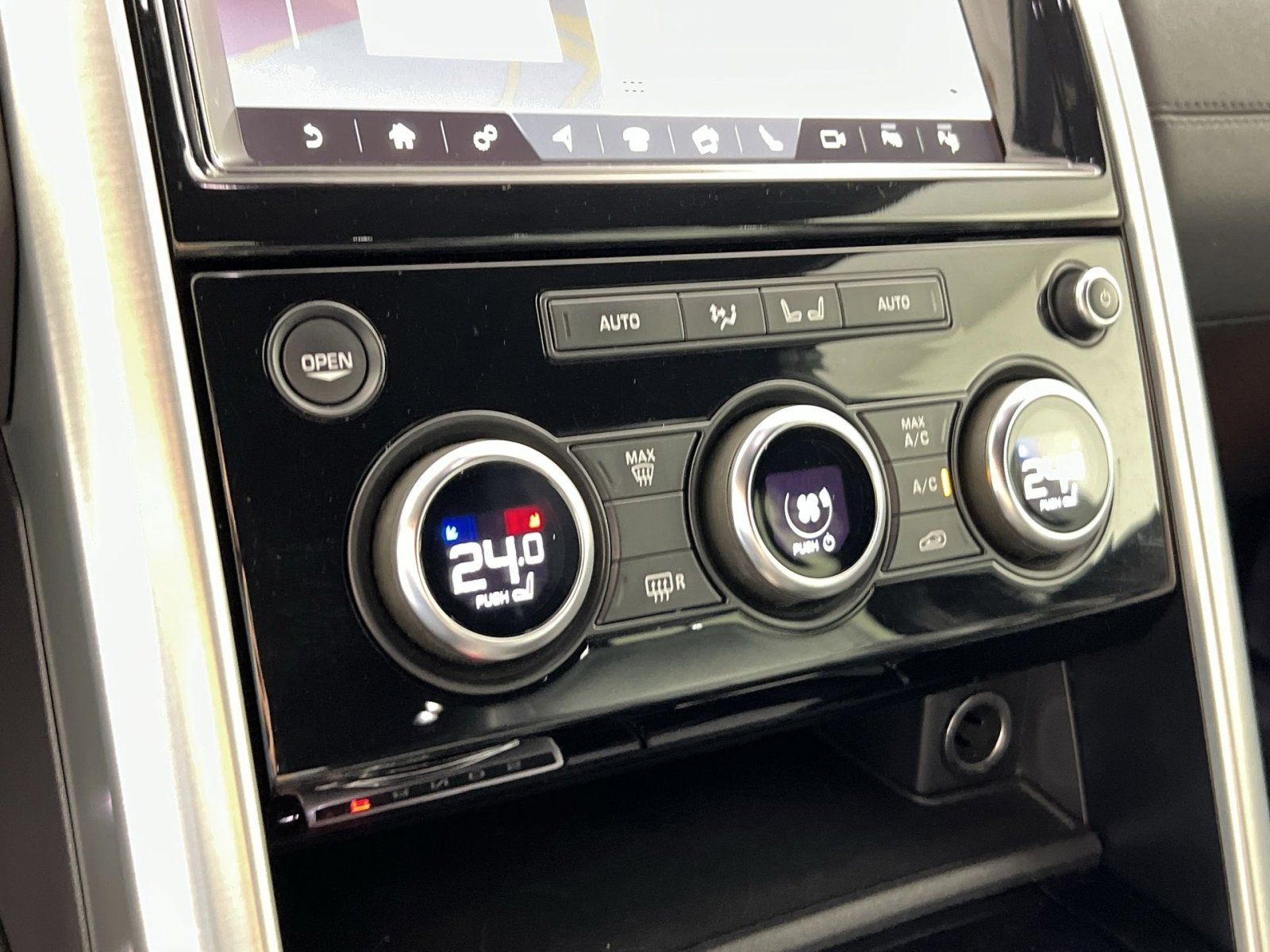 Used 2020 Land Rover Discovery HSE image 21