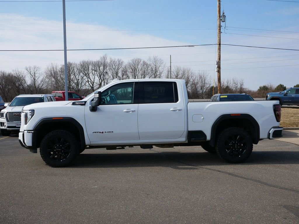 Used 2025 GMC Sierra 2500 AT4 image 4