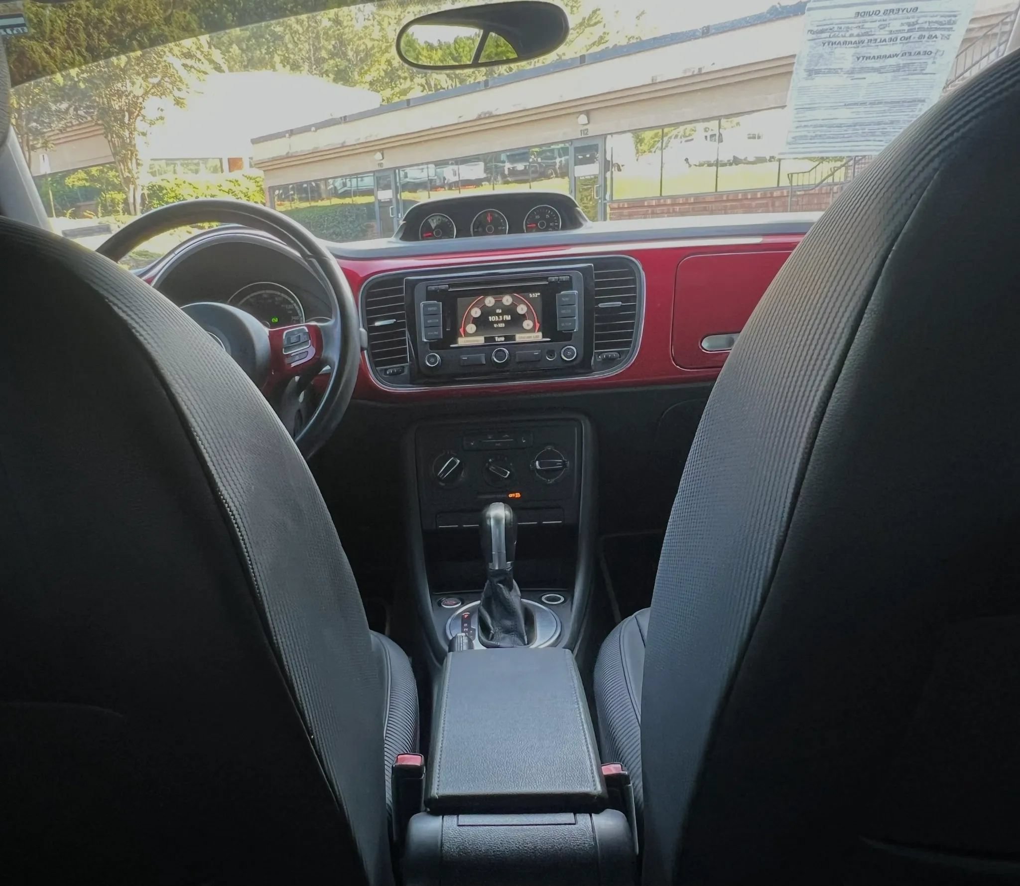 Used 2015 Volkswagen Beetle TDI FWD image 34