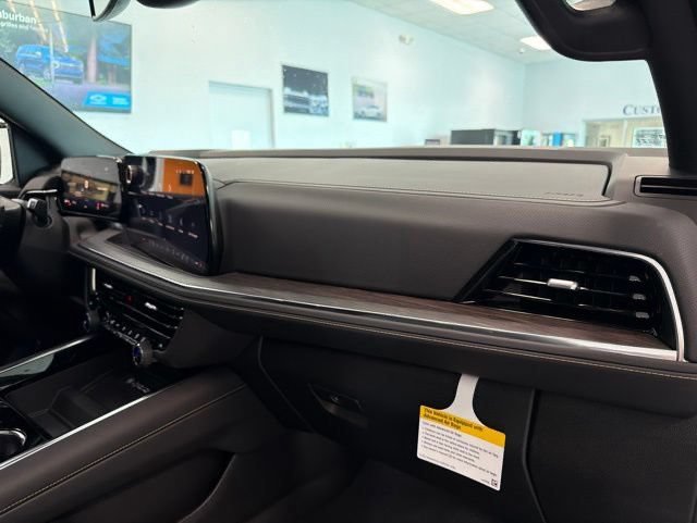 New 2026 Chevrolet Tahoe Premier w/ Sun And Tow Package AWD/4WD image 13