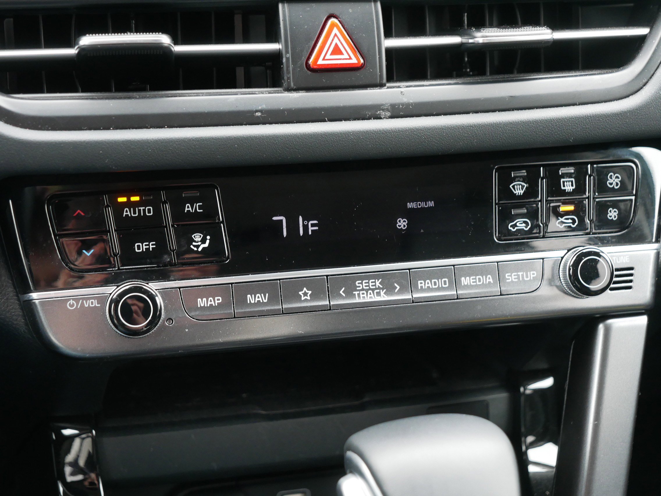 Certified 2025 Kia Seltos EX w/ EX Sunroof Package image 23