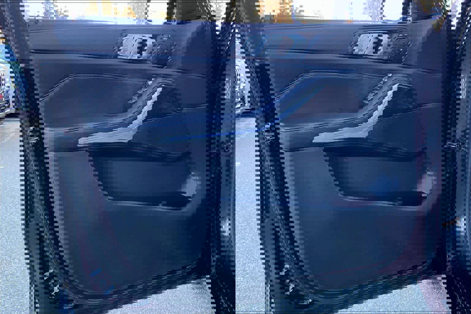 Used 2019 BMW X7 xDrive40i w/ Cold Weather Package image 21