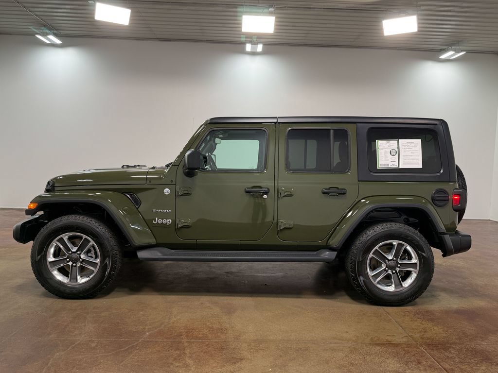 Used 2023 Jeep Wrangler Unlimited Sahara w/ Dual Top Group AWD/4WD image 6