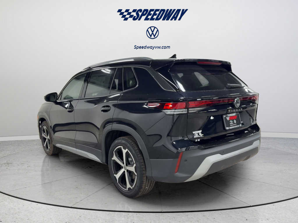 New 2026 Volkswagen Tiguan SE FWD image 8