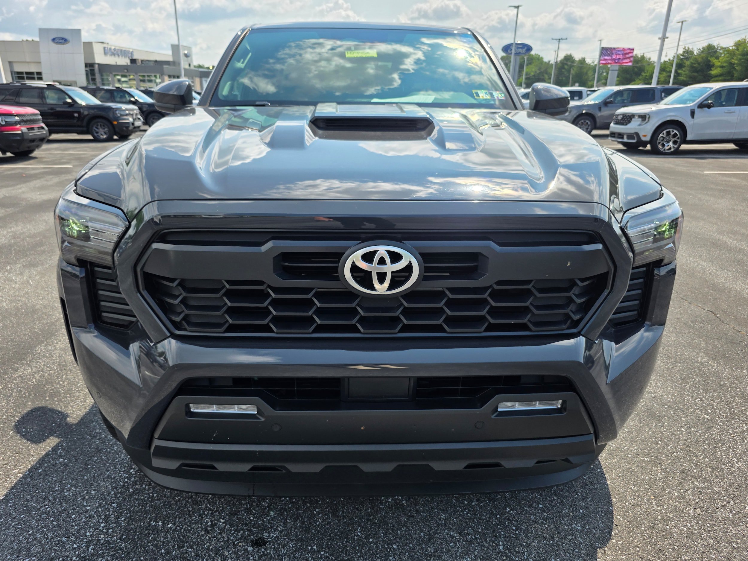 Used 2024 Toyota Tacoma 4x4 Double Cab image 8