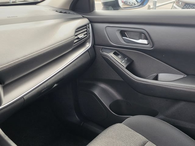 Used 2024 Nissan Rogue SV AWD/4WD image 24