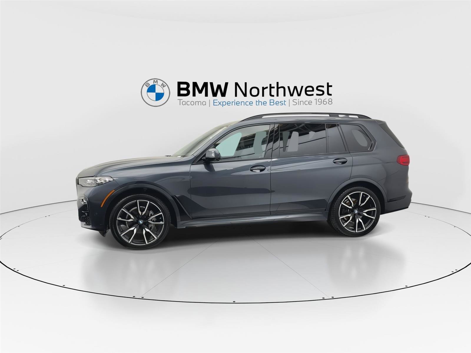 Used 2022 BMW X7 xDrive40i w/ M Sport Package AWD/4WD image 10