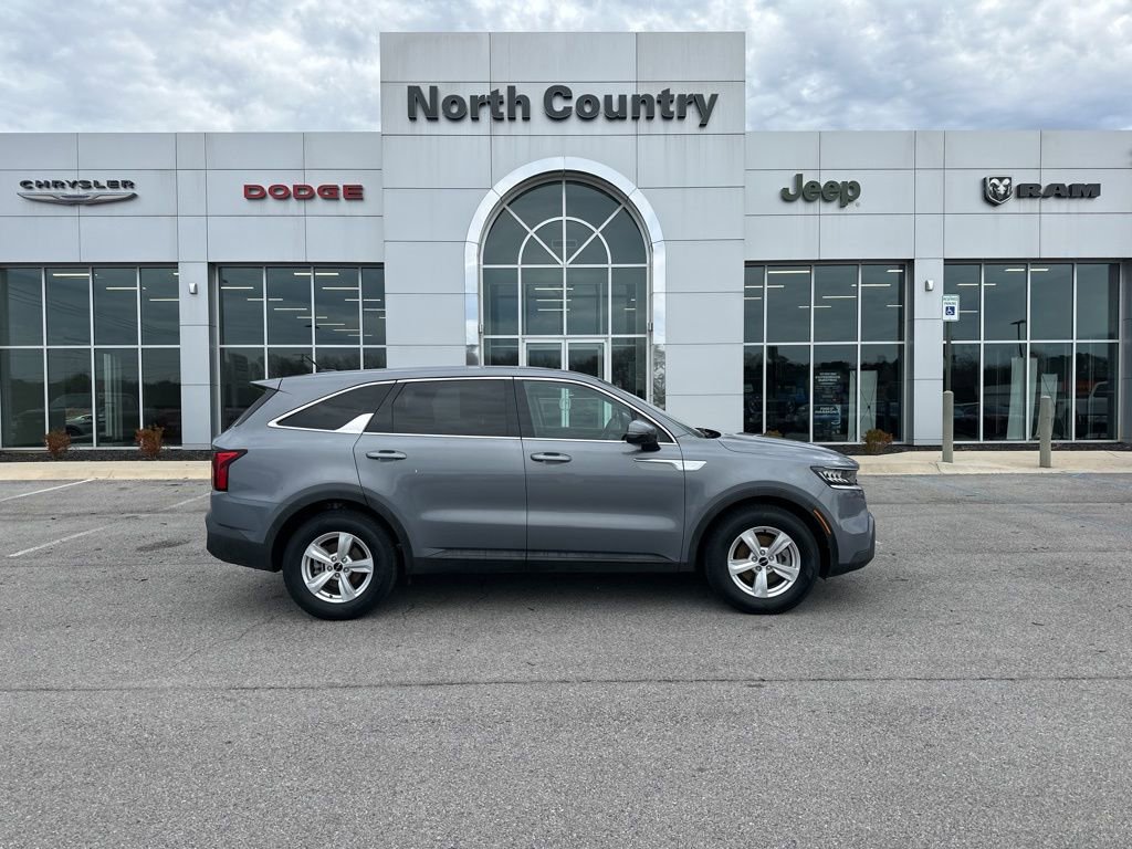 Used 2023 Kia Sorento LX