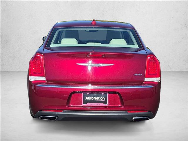 Used 2015 Chrysler 300 Limited RWD image 7
