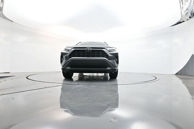 Used 2020 Toyota RAV4 XLE Premium image 28