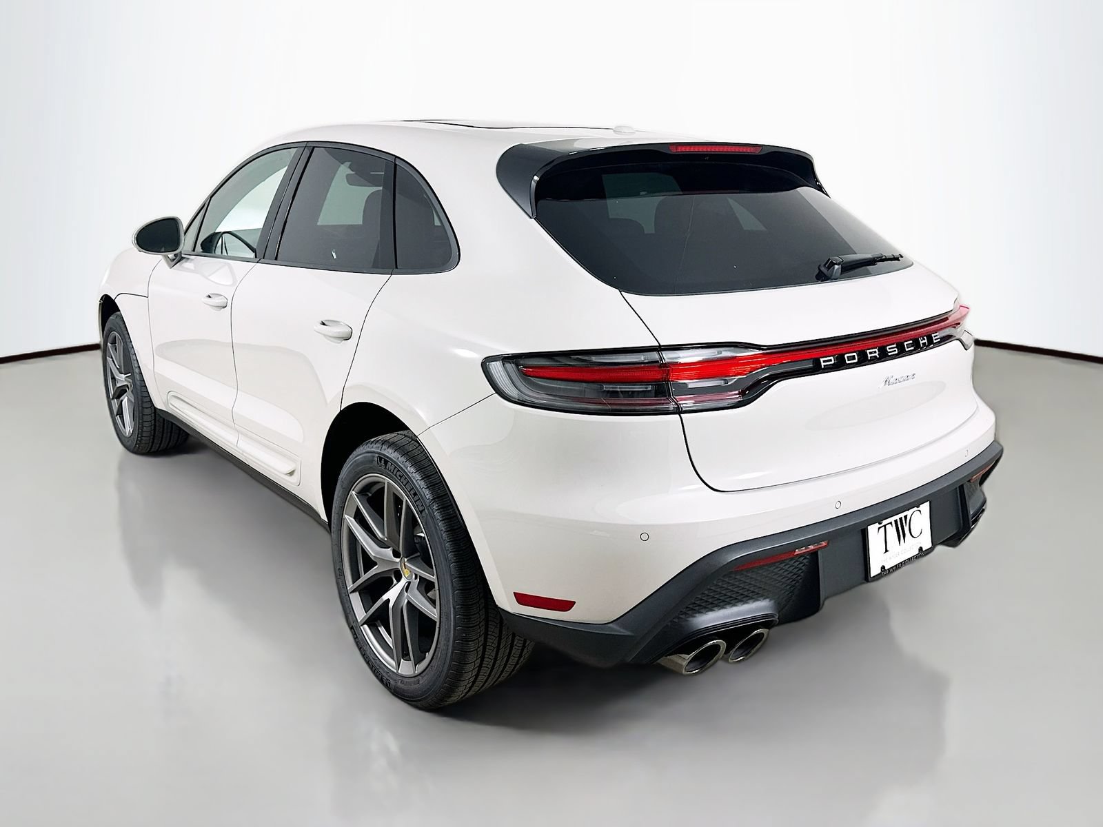 New 2026 Porsche Macan AWD/4WD image 7