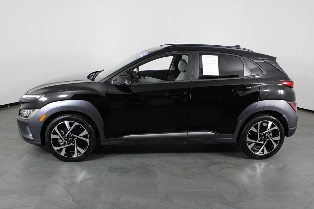 Certified 2022 Hyundai Kona Limited FWD image 12